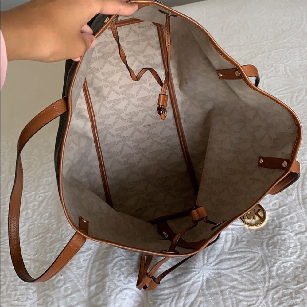 Michael Kors Bag - Picture 5 of 11